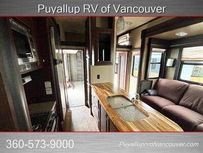 2015 DUTCHMAN VOLTAGE 3305   - Photo 12 - Vancouver, WA 98682-4901