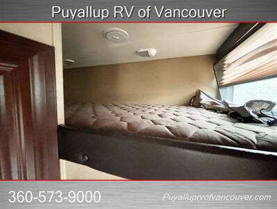 2015 DUTCHMAN VOLTAGE 3305   - Photo 13 - Vancouver, WA 98682-4901