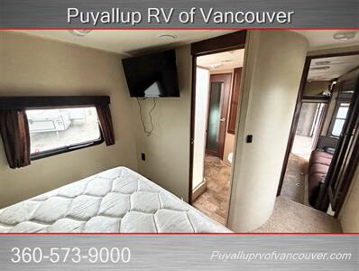 2015 DUTCHMAN VOLTAGE 3305   - Photo 17 - Vancouver, WA 98682-4901
