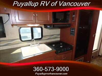 2014 WINNEBAGO MINNIE WINNIE 31K   - Photo 13 - Vancouver, WA 98682-4901