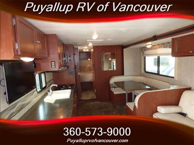 2014 WINNEBAGO MINNIE WINNIE 31K   - Photo 5 - Vancouver, WA 98682-4901