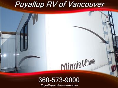 2014 WINNEBAGO MINNIE WINNIE 31K   - Photo 4 - Vancouver, WA 98682-4901