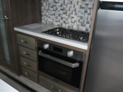 2019 Keystone Montana 20th Anniversary 393   - Photo 11 - Puyallup, WA 98373