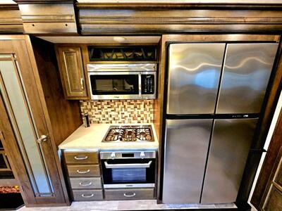 2019 Keystone Montana 20th Anniversary 3930FB   - Photo 4 - Puyallup, WA 98373