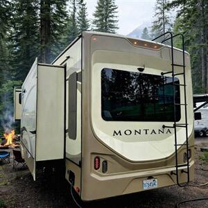 2019 Keystone Montana 20th Anniversary 3930FB   - Photo 2 - Puyallup, WA 98373