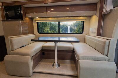 2016 Winnebago VIEW 24J   - Photo 6 - Puyallup, WA 98373