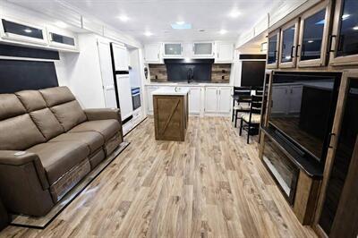 2024 Venture Sport Trek 333VFK   - Photo 5 - Puyallup, WA 98373