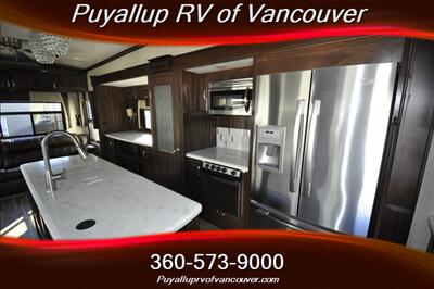 2017 FOREST RIVER CARDINAL3456RL   - Photo 17 - Vancouver, WA 98682-4901