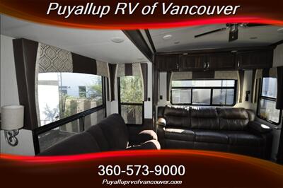2017 FOREST RIVER CARDINAL3456RL   - Photo 10 - Vancouver, WA 98682-4901