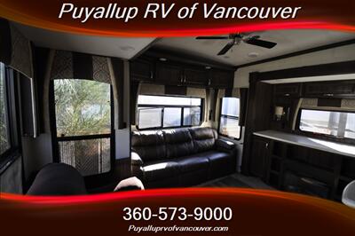 2017 FOREST RIVER CARDINAL3456RL   - Photo 11 - Vancouver, WA 98682-4901