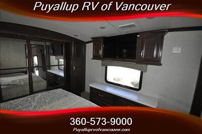2017 FOREST RIVER CARDINAL3456RL   - Photo 20 - Vancouver, WA 98682-4901