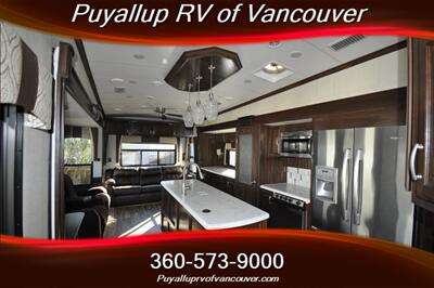 2017 FOREST RIVER CARDINAL3456RL   - Photo 7 - Vancouver, WA 98682-4901