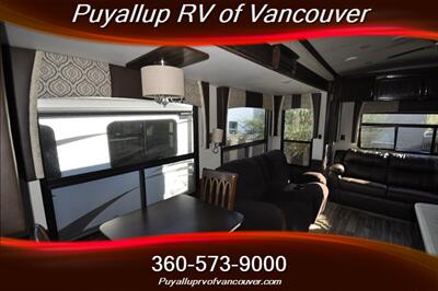 2017 FOREST RIVER CARDINAL3456RL   - Photo 9 - Vancouver, WA 98682-4901