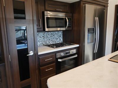 2018 Jayco North Point 377RLBH   - Photo 6 - Puyallup, WA 98373