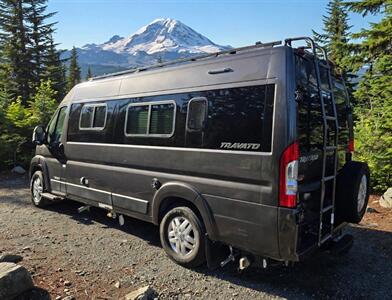 2022 Winnebago TRAVATO 59K   - Photo 2 - Puyallup, WA 98373