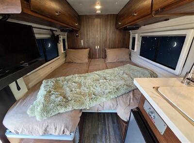 2022 Winnebago TRAVATO 59K   - Photo 6 - Puyallup, WA 98373