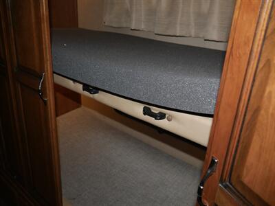 2018 Holiday Rambler Vacationer XE36F   - Photo 12 - Puyallup, WA 98373