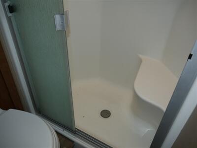 2018 Holiday Rambler Vacationer XE36F   - Photo 15 - Puyallup, WA 98373