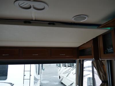 2018 Holiday Rambler Vacationer XE36F   - Photo 18 - Puyallup, WA 98373