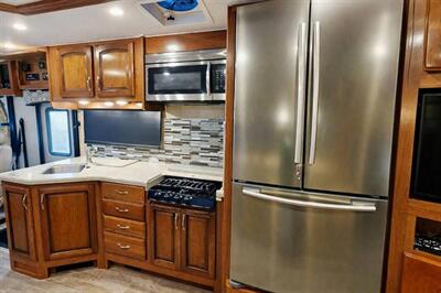 2018 Holiday Rambler Vacationer XE36F - Photo 5 - Puyallup, WA 98373