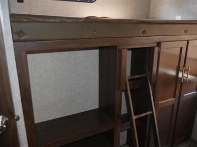 2018 Forest River Cherokee Cascade 294BHC   - Photo 12 - Puyallup, WA 98373