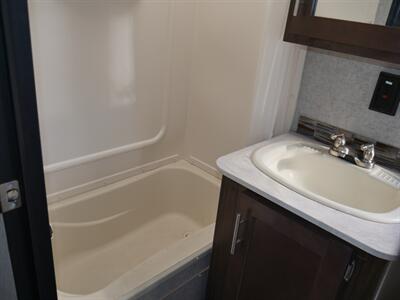 2018 Forest River Cherokee Cascade 294BHC   - Photo 10 - Puyallup, WA 98373