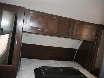 2018 Forest River Cherokee Cascade 294BHC   - Photo 14 - Puyallup, WA 98373