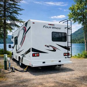 2021 Thor Fourwinds 22E   - Photo 2 - Puyallup, WA 98373