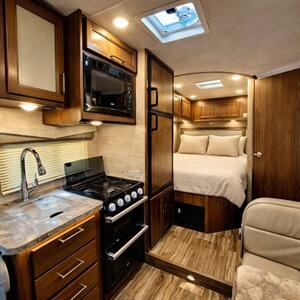2021 Thor Fourwinds 22E   - Photo 4 - Puyallup, WA 98373
