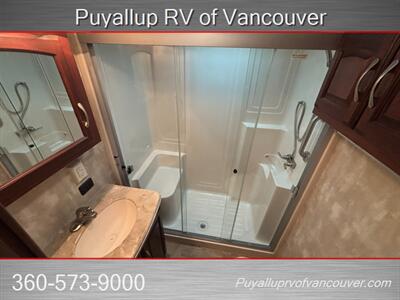 2016 WINNEBAGO LATITUDE 34RG   - Photo 16 - Vancouver, WA 98682-4901