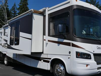 2011 Forest River Georgetown 378TS   - Photo 2 - Puyallup, WA 98373