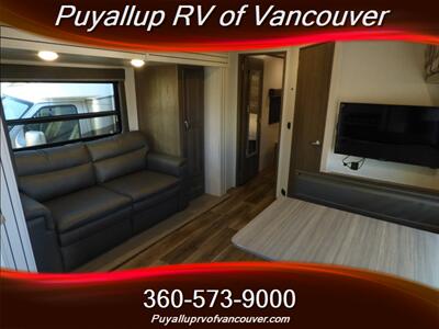 2022 KEYSTONE RV COUGAR 24SABWE   - Photo 8 - Vancouver, WA 98682-4901