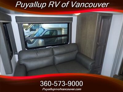 2022 KEYSTONE RV COUGAR 24SABWE   - Photo 11 - Vancouver, WA 98682-4901