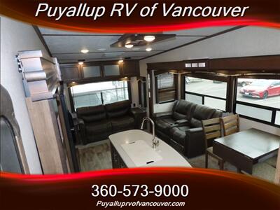 2018 Keystone COUGAR 310RLS   - Photo 8 - Vancouver, WA 98682-4901