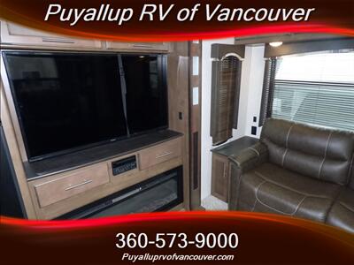 2018 Keystone COUGAR 310RLS   - Photo 9 - Vancouver, WA 98682-4901