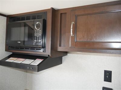 2018 Jayco JAYFLIGHT SLX 145RB - Photo 6 - Puyallup, WA 98373