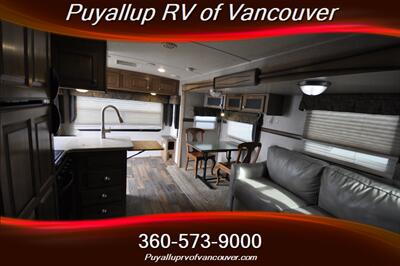 2017 FOREST RIVER ROCKWOOD WINDJAMMER 3001   - Photo 7 - Vancouver, WA 98682-4901