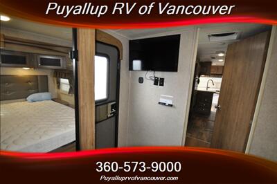 2017 FOREST RIVER ROCKWOOD WINDJAMMER 3001   - Photo 22 - Vancouver, WA 98682-4901