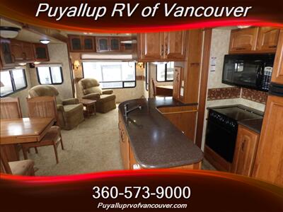 2011 Keystone MONTANA HICKORY ED. 3400RL   - Photo 5 - Vancouver, WA 98682-4901