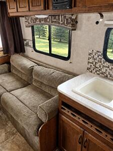 2015 Jayco JAY FEATHER 19H - Photo 6 - Puyallup, WA 98373