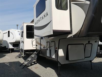 2017 Keystone Montana 3730FL   - Photo 2 - Puyallup, WA 98373