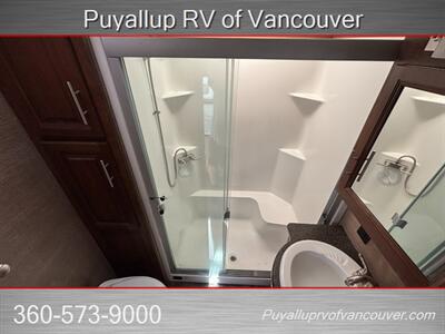 2015 FOREST RIVER RV COACHMEN BROOOKSTONE 325RL   - Photo 13 - Vancouver, WA 98682-4901