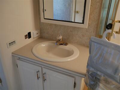 1999 Gulf Stream Tour Master 8403 - Photo 8 - Puyallup, WA 98373