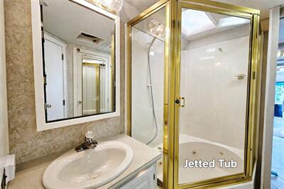 1999 Gulf Stream Tourmaster 8403 - Photo 12 - Puyallup, WA 98373