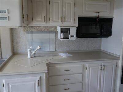 1999 Gulf Stream Tour Master 8403 - Photo 4 - Puyallup, WA 98373