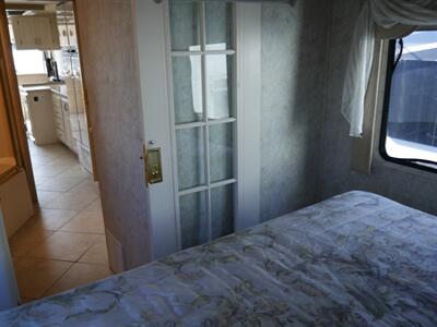 1999 Gulf Stream Tour Master 8403 - Photo 11 - Puyallup, WA 98373