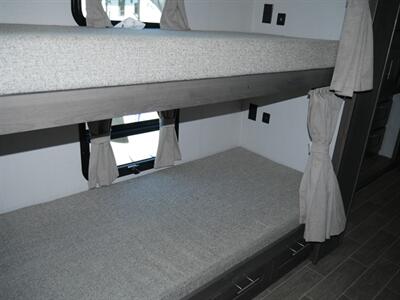 2022 Georgetown GT5 36B5   - Photo 7 - Puyallup, WA 98373