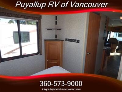 2010 WINNEBAGO ITASCA SUNSTAR 30-W   - Photo 19 - Vancouver, WA 98682-4901