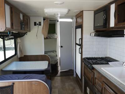 2019 Gulf Stream Capri 248BH   - Photo 13 - Puyallup, WA 98373