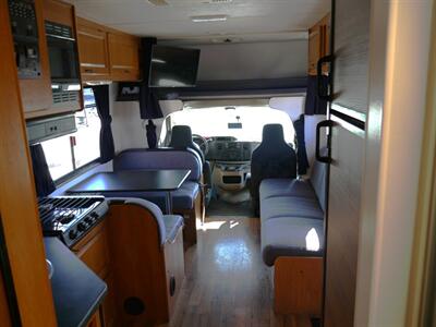 2015 Thor Fourwinds 28A   - Photo 11 - Puyallup, WA 98373